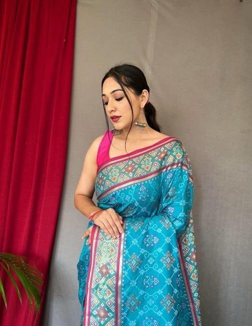 Patola-silk-sky-blue-model